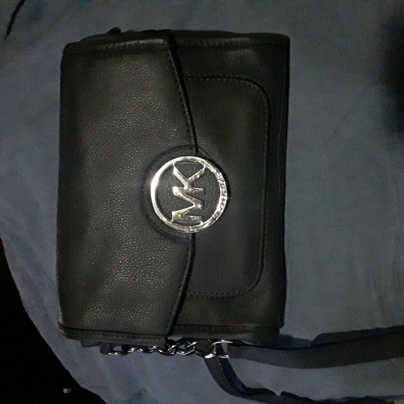 MK leather purse - Picture 13 of 14
